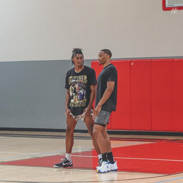 励与外显荣 励与外显荣